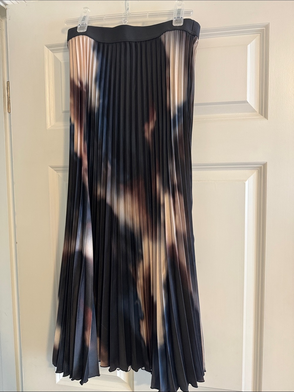 ZARA Pleated Midi Skirt in Black and Beige Tie-Dye Elastic Waist